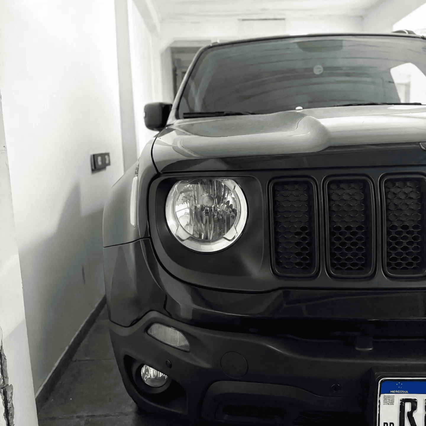 Higienização interna e externa em Jeep Renegade no Novo Mundo, Curitiba