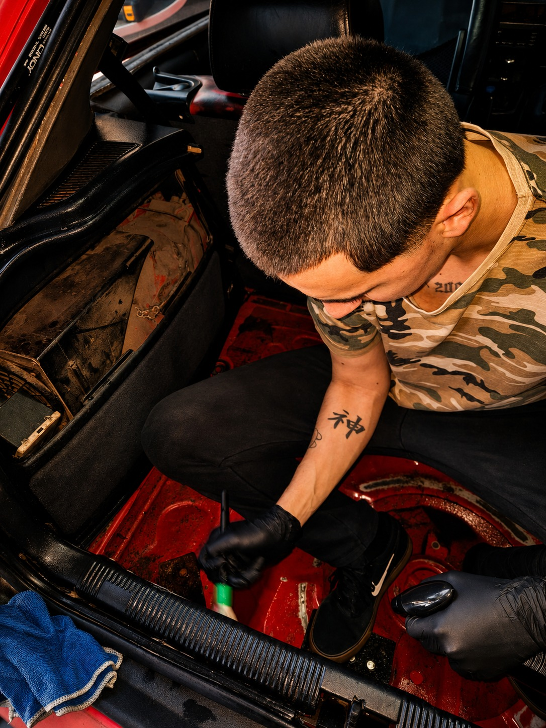 Murilo realizando lavagem detalhada na Murilo Detail, Novo Mundo, Curitiba